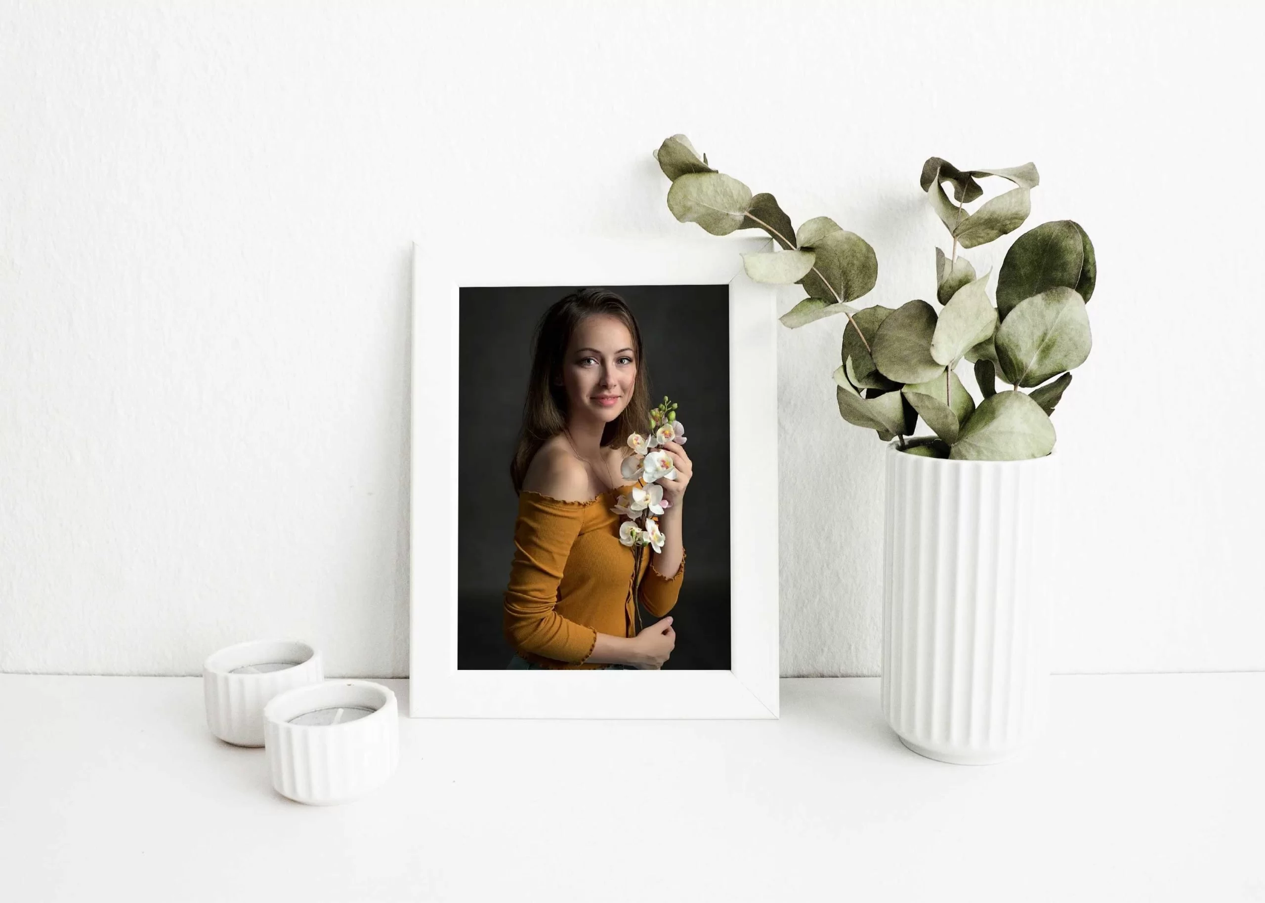 Free Minimal Picture Frame Mockup