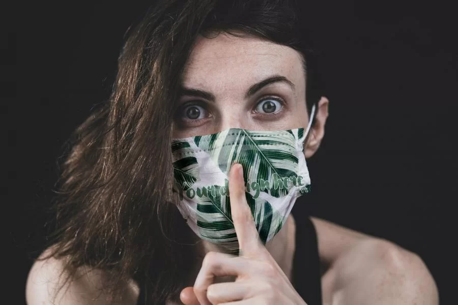 Face Mask Free (PSD) Mockup