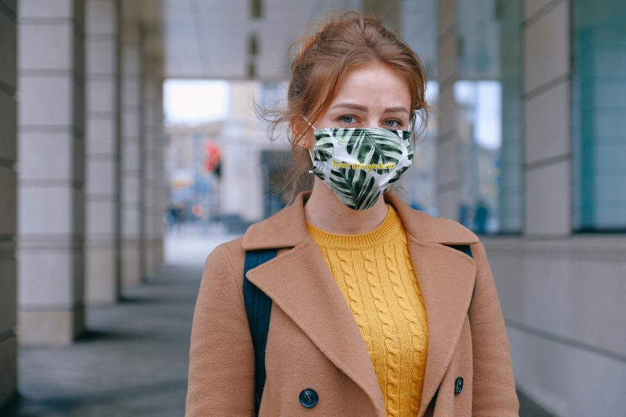 Free (PSD) Woman in Mask Mockup