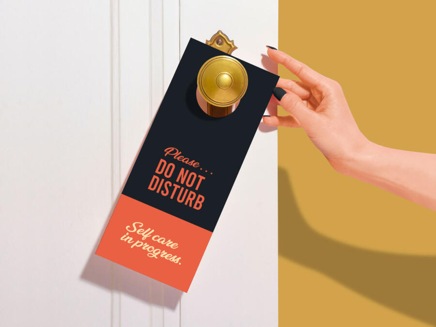 Free Door Hanger Mockup (PSD)