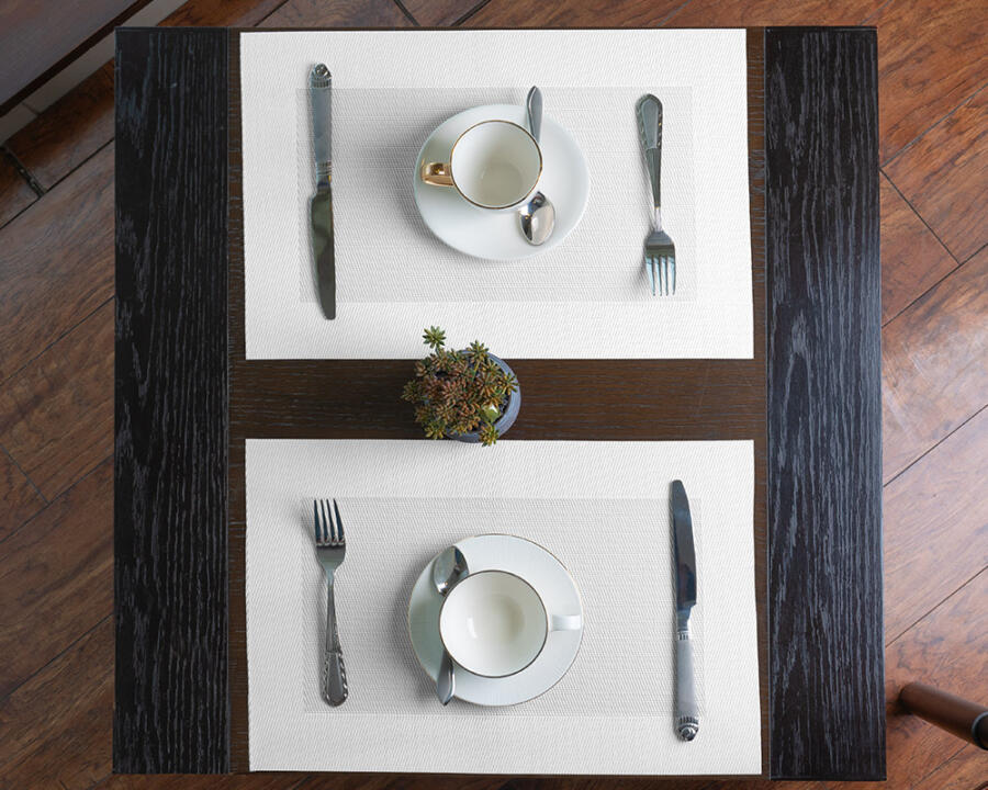 Free Placemat on Table Mockup