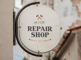 Free Vintage Round Signage Mockup