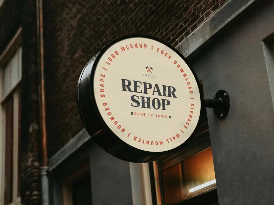 Free Vintage Rounded Shape Signage Logo Mockup